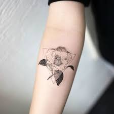 Geometric Florals Delicate Minimalist Tattoos That Exude Understated Elegance Photos Minimalist Tattoo Tattoos Geometric Tattoo