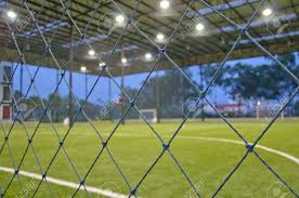 Depending on your chosen ruleset, yardlines may be marked, or the field may be marked by zone. Indoor Fussballplatz Lizenzfreie Fotos Bilder Und Stock Fotografie Image 12385009