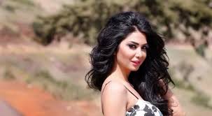 حملة تضامن مع الفنانة دانا جبر بعد تعرضها للابتزاز ونشر صور فاضحة لها Hair Styles Beauty Long Hair Styles