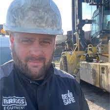 Kevin Fenn's Instagram, Twitter & Facebook