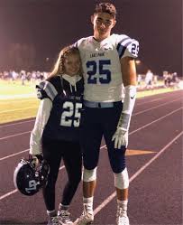 Perfect Football Player And Cheerleader Couple Pictures You Dream To Have Football Play Cute Couples Goals Cute Relationship Goals Football Relationship Goals