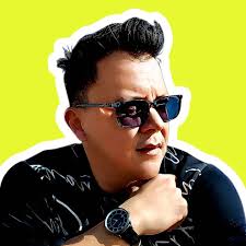 Al final me convencieron que Ronaldo es bueno, creo que me terminó  simpatizando el Real Madrid. ¿Alguien sabe cuándo juega por la Copa de Rey?  Se que jugaba con este equipo chico...ahora