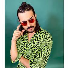 Bhuvan bam, the maker and creator of 'bb ki vines', has literally left no stone unturned with his humour, which is based on. Bhuvan Bam Hairstyle Wet Hair Look Shoulder Length Hair Indian Celebrities Inspirational Celebrities Celebrities