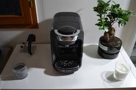 Vychutnejte si krémové latte macchiato nebo se nechte dobít silným espressem! Test La Praticite D Une Machine A Cafe Dans La Tassimo Suny Lcdg