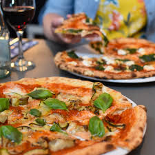 De Pizzabakkers Now 5 Restaurants In Utrecht Anne Travel Foodie Balsamic Onions Food Artisan Pizza