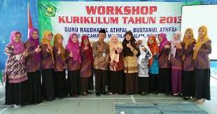 Kurikulum raudhatul athfal (ra) (ktsp dan 2013) berdasarkan keputusan dirjen pendis nomor 3489 tahun 2016. Tim Raudhatul Athfal Ar Raihan Latih 100 Ra Kabupaten Magelang Terapkan Kurikulum 2013 Brnews Id
