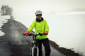 Radfahren Im Winter Die Richtige Kleidung Lisasbuntewelt Radfahren Im Winter Radfahren Fahrrad Sport