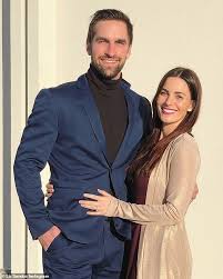 Bachelor Alum Liz Sandoz Is Pregnant After Suffering A Miscarriage A Year Ago Readsector