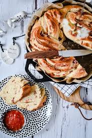 Oster Brunch Rezept Fur Brioche Kranz Mit Ziegenfrischkase Serano Brunch Rezepte Rezepte Ziegenfrischkase