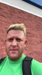 Jesse Hadley's Instagram, Twitter & Facebook