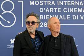 🎬 Tim Burton y Michael Keaton adelantan qué esperar de la secuela de Beetlejuice 📹 El director estadounidense Tim Burton vuelve con una segunda parte de su gran éxito de 1988, Beetlejuice,