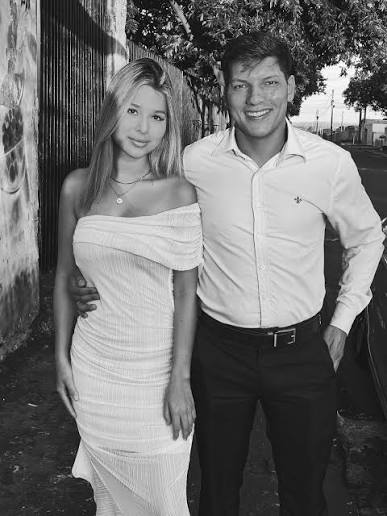 To sem acreditar.. Acabo de receber a notícia que você se foi meu irmão, mais uma vez passando por esse luto terrível, você era um menino tão puro, tão feliz sua força