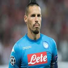 Napoli başkanı aurelio de laurentiis, marek hamsik'in transferi için dalian yifang fc ile anlaştıklarını açıkladı. Marek Hamsik Birthday Real Name Age Weight Height Family Contact Details Wife Children Bio More Notednames