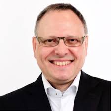 Wir hatten die große Ehre, Vizekanzler und Bundeswirtschaftsminister Robert  Habeck bei eleQtron GmbH in Siegen zu begrüßen