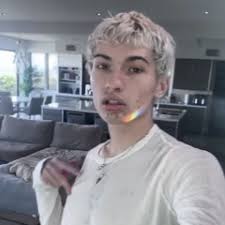 Stream just not sure w/ glaive by kurtains