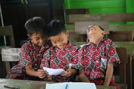 Nah, di bawah ini, hindayani.com telah merangkum dan akan memberikan beberapa contoh soal bahasa indonesia untuk kelas 1 sd semester 2. Gambar Berseri Memudahkan Siswa Kelas 3 Sd Menulis Cerita Inovasi