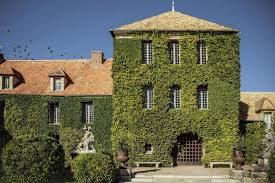 Les Maisons De Campagne Reinventent Le Weekend Au Vert A 45 Minutes De Paris Maison De Campagne Maison Hotel