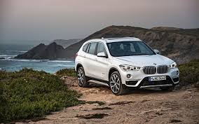 The x1 is bmw's smallest suv, but don't think that makes it a budget choice, either in how much it costs or the level of quality it offers. 2018 Bmw X1 Xdrive28i Specifications The Car Guide