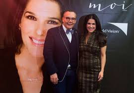 Moi entrega donativo a World Vision México