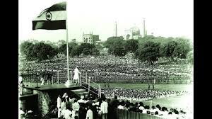 Muslim refugees sit on the roof of an overcrowded coach railway train near new delhi in trying to flee india. Vintage Rare Photos Of India S First Independence Day August 15th 1947 Youtube