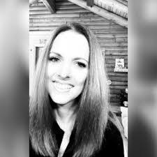 Kelli Brock's Instagram, Twitter & Facebook