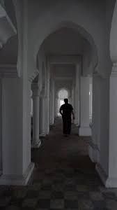 En yakın havaalanı olan sultan haji ahmad shah havaalanı 39 km mesafededir. Masjid Sultan Abdullah 1929 Pekan Museum