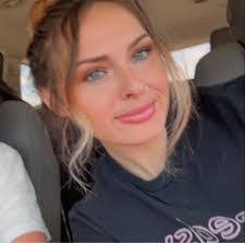 Desiree Blevins's Instagram, Twitter & Facebook