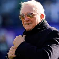 Jerry Jones asks to dismiss paternity case, cites alleged extortion attempt 