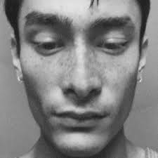 Este fio é um sinal para limpar o seu quarto. RN