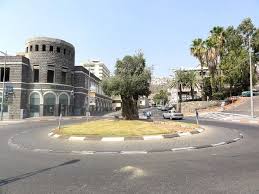 Built along the shore of the kinneret (sea of galilee), near seventeen natural hot springs, the northern israeli city of tiberias is known as the city of water. Land Der Bibel