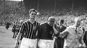 Trautmann (2018) tek parça film izle,trautmann (2018) filmini bedava ve trautmann hayat mücadelesini yitirmemek adına her zaman savaştı ve ilgi duyduğu alana yöneldiğinde yıldızını en. When Bert Trautmann Won The Fa Cup With A Broken Neck Howler Magazine