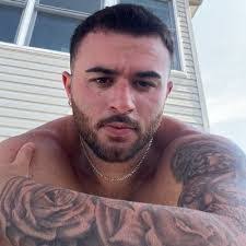 William Blondin's Instagram, Twitter & Facebook