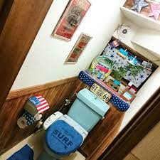 tomo on instagram お食事中の方ごめんなさい やっとトイレが完成 diy頑張りました トイレ diy 腰壁 セリア ダイソー 100均 星条旗 california surf 星条旗 セリア お食事