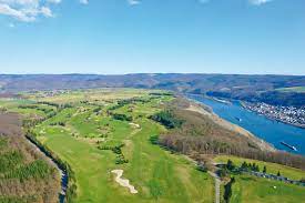 Dieser leidenschaft können passionierte golfer im romantik hotel klostergut jakobsberg auf einem der schönsten. Jakobsberg Hotel Golfresort Boppard Rhens Albrecht Golf Fuhrer