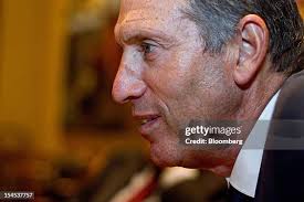 27 Starbucks Opens First Store In India Stock Photos, High-Res Pictures,  and Images