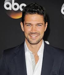 Who is a fan of Raymond Massey? Uh, did I spell it correctly? 😐😐