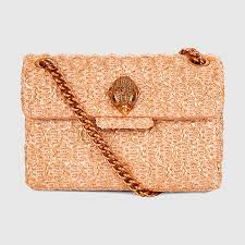 El bolso sicily es un accesorio atemporal y es un tributo a los encantos de sicilia, fuente de inspiración desde siempre para dolce&gabbana.bolso de bolso de mano mediana de la línea sicily de crochet rafia con detalles de piel de serpiente ayers: Mini Bolsos Versatiles Que Llevaras Con Todo Tipo De Looks Stylelovely