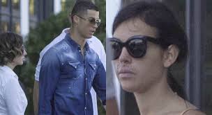 Bob runs bob's burgers with the help of his wife and their three kids. Ronaldo And His Girlfriend Georgina Enjoy First Family Outing With Newborn Twins