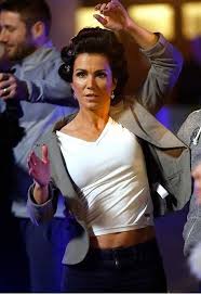 Image Result For Susanna Reid Flashes Susanna Reid Hair Curlers Rollers Global Hair