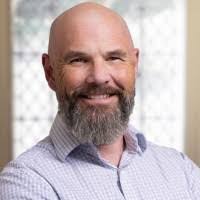 Lee Henning's Instagram, Twitter & Facebook