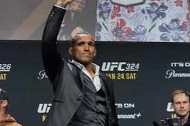 UFC: Charles Do Bronx perde posição no ranking após vitória de Gaethje