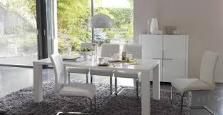Une belle table de salle à manger rectangulaire, extensible par rallonges centrales. Pour Une Salle A Manger Blanche Moderne Et Graphique Inspirez Vous M6 Deco Fr