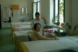 Proportia bolnavilor transferati din institutul national de geriatrie si. Video Romanii AÈ™teaptÄƒ È™i Cinci Luni Pentru A Se Trata La Ana Aslan StrÄƒinii Vor È™i Ei SÄƒ Se ReintinereascÄƒ Aici Dar Nu Mai Au Loc