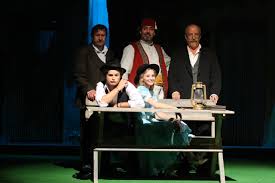 Încercările de organizare şi formare ale învăţământului de regie de teatru sunt finalizate în anul 1948 prin înfiinţarea facultăţii de regie din cadrul institutului de artă, care a unit, timp de doi ani. Teatrul Toma Caragiu Ploiesti