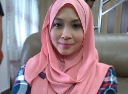 Am dm gelora cinta menghayal rasa dalam anganku (dalam anganku) g c setiap waktu hanya namamu mekar di kalbu am sayang menyayang dm g e am ceria rasa antara kita tersimpul kasih… judul : Suara Tajul Sedap Siti Nordiana Yakin Mampu Ganti Achik Video Berita Projekmm