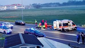 Morta 17enne nellincidente a Mottola vicino Taranto sulla SP25, auto  contro un muro dopo la festa: 4 feriti