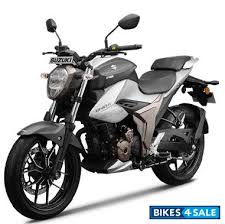 It has a 2 cylinder and electric start + 5 speed engine which makes it a very comfortable ride. Suzuki Gixxer 250 Bs6 Price Specs Mileage Colours Photos And Reviews Bikes4sale