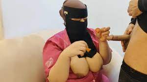 عوزة زبك كلو فى كسى ياحبيبى اسمع الشرموطة المصرية وهى بتتناك من جارة سكس  مصرى عربى بصوت واضح - Pornhub.com