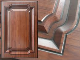 الفرق بين اللوح ويمول ما هي المواد التي من الأفضل اختيارها لصنع مطبخ حسب الطلب ما هو أفضل يمول أو اللوح الخشبي