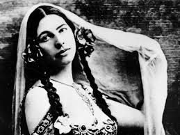 Suspected of being a double agent, she was executed in 1917. Angebliche Meisterspionin Der Mythos Von Mata Hari Bekommt Risse Gt Gottinger Tageblatt